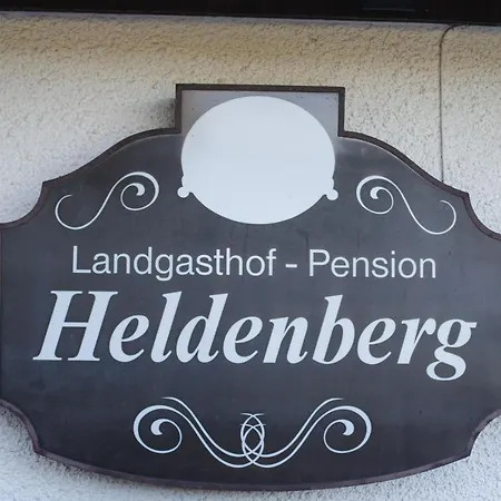 Landgasthof Heldenberg *