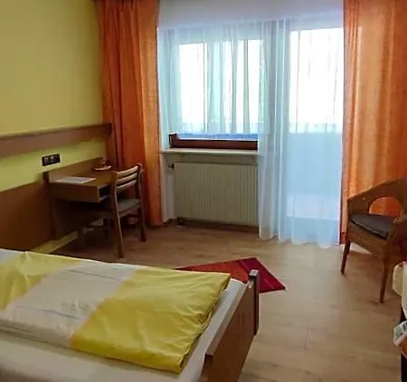 Landgasthof Heldenberg Herberg *