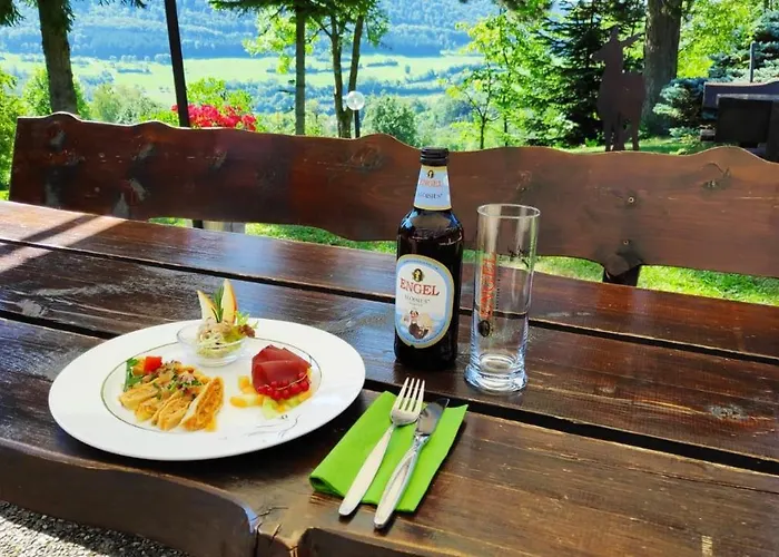 Landgasthof Heldenberg Inn *