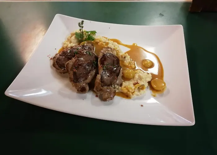 Landgasthof Heldenberg Inn *