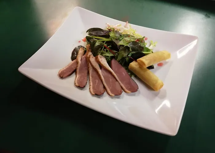 Landgasthof Heldenberg Inn *